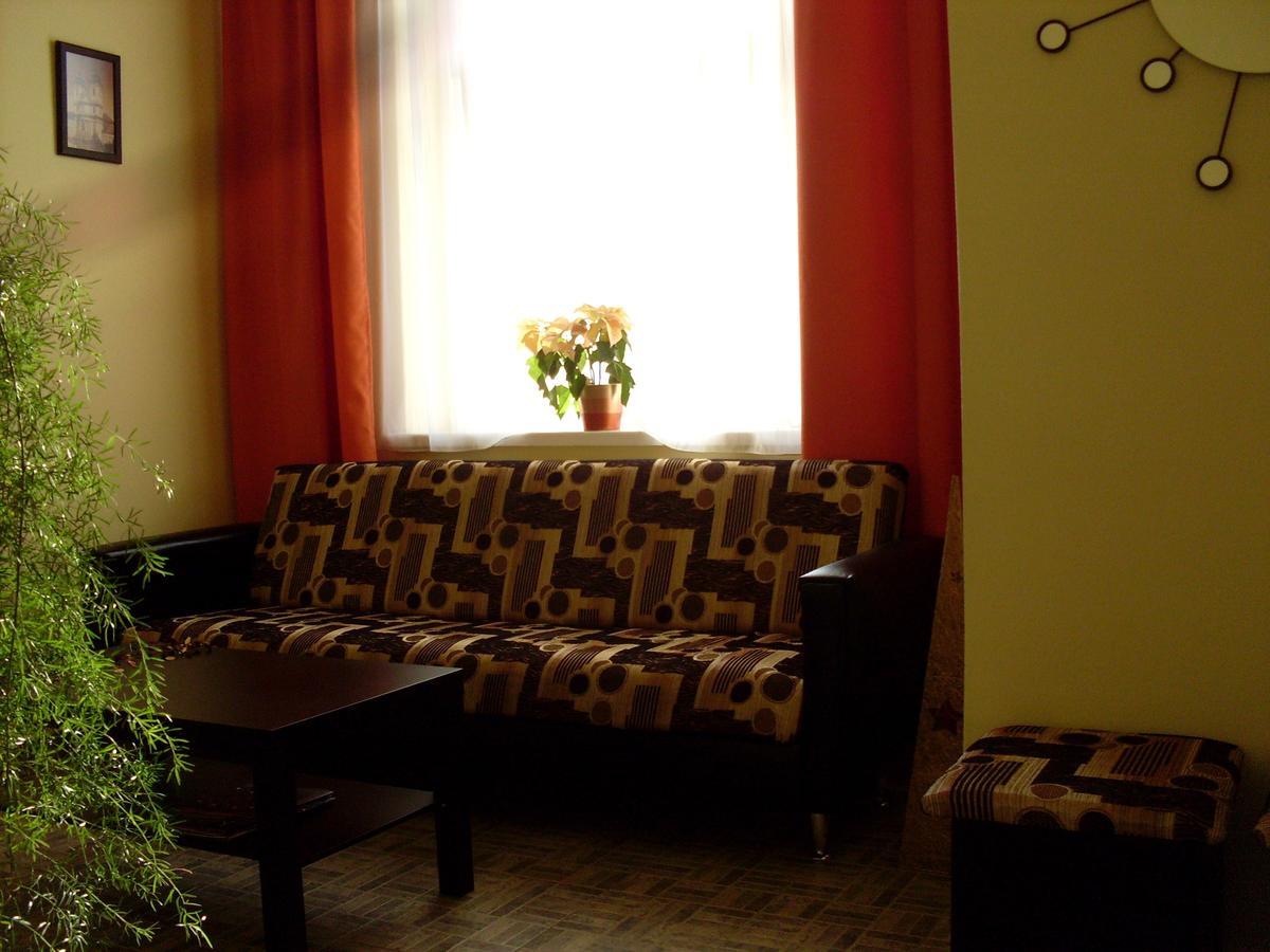 Lokomotiv Motel Егер Екстериор снимка